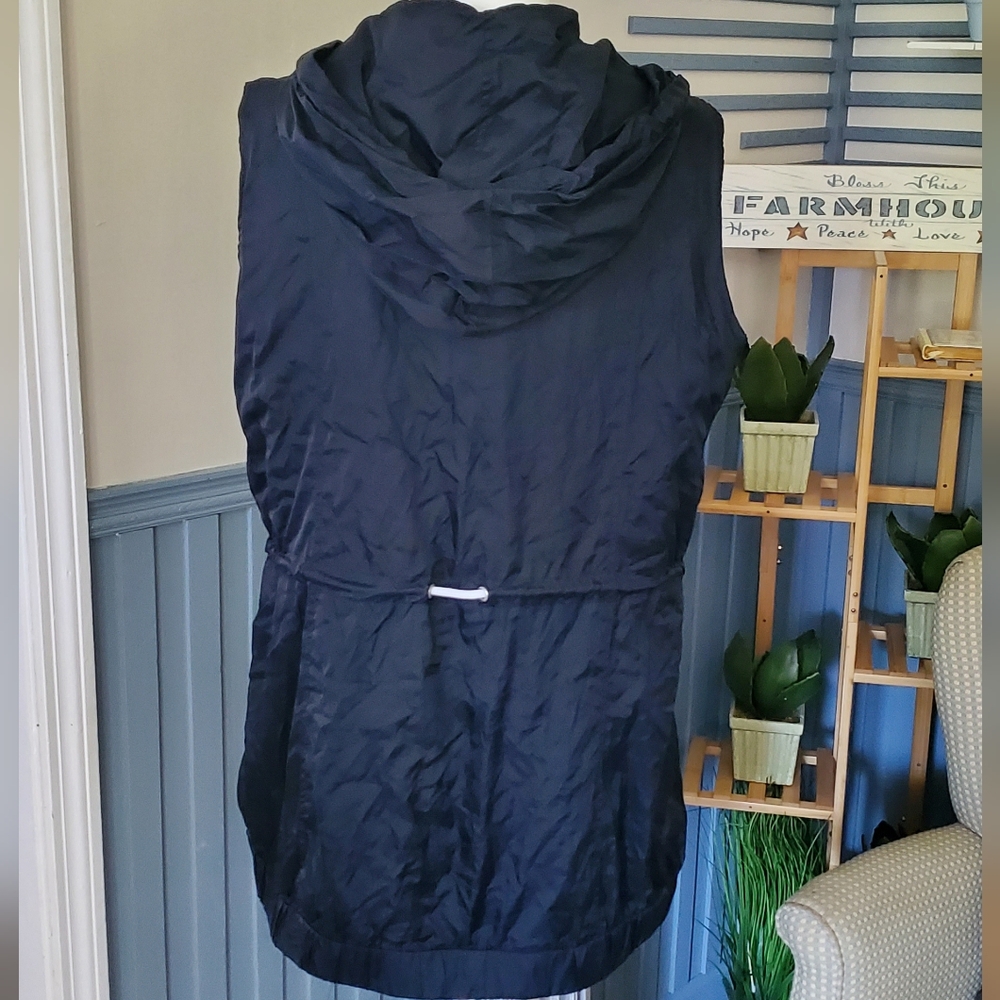New Tommy Hilfiger Dark Blue Hooded Vest. XL. - Picture 3 of 13